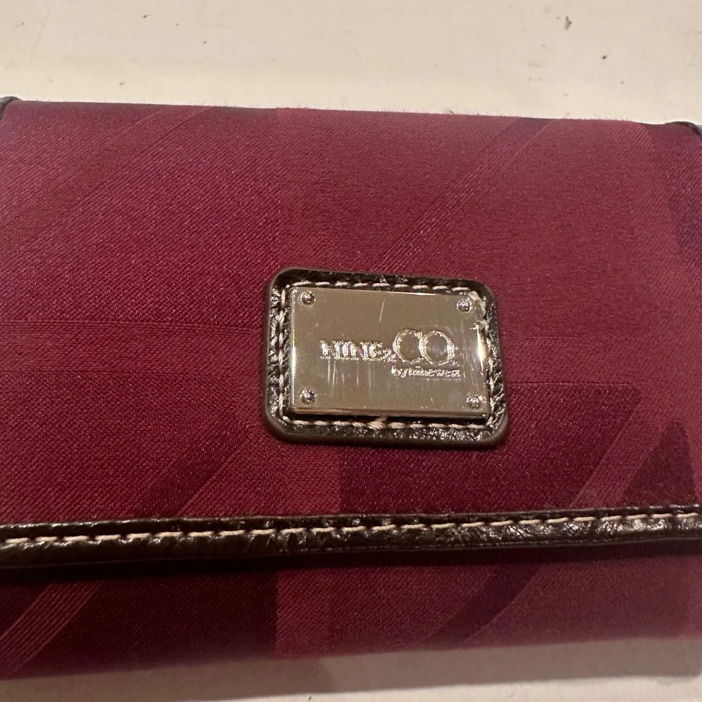 Nine‎ & Co wallet